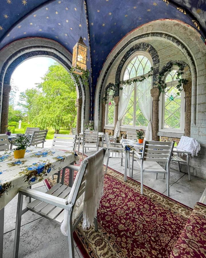 Laitse Castle Hotell Exteriör bild