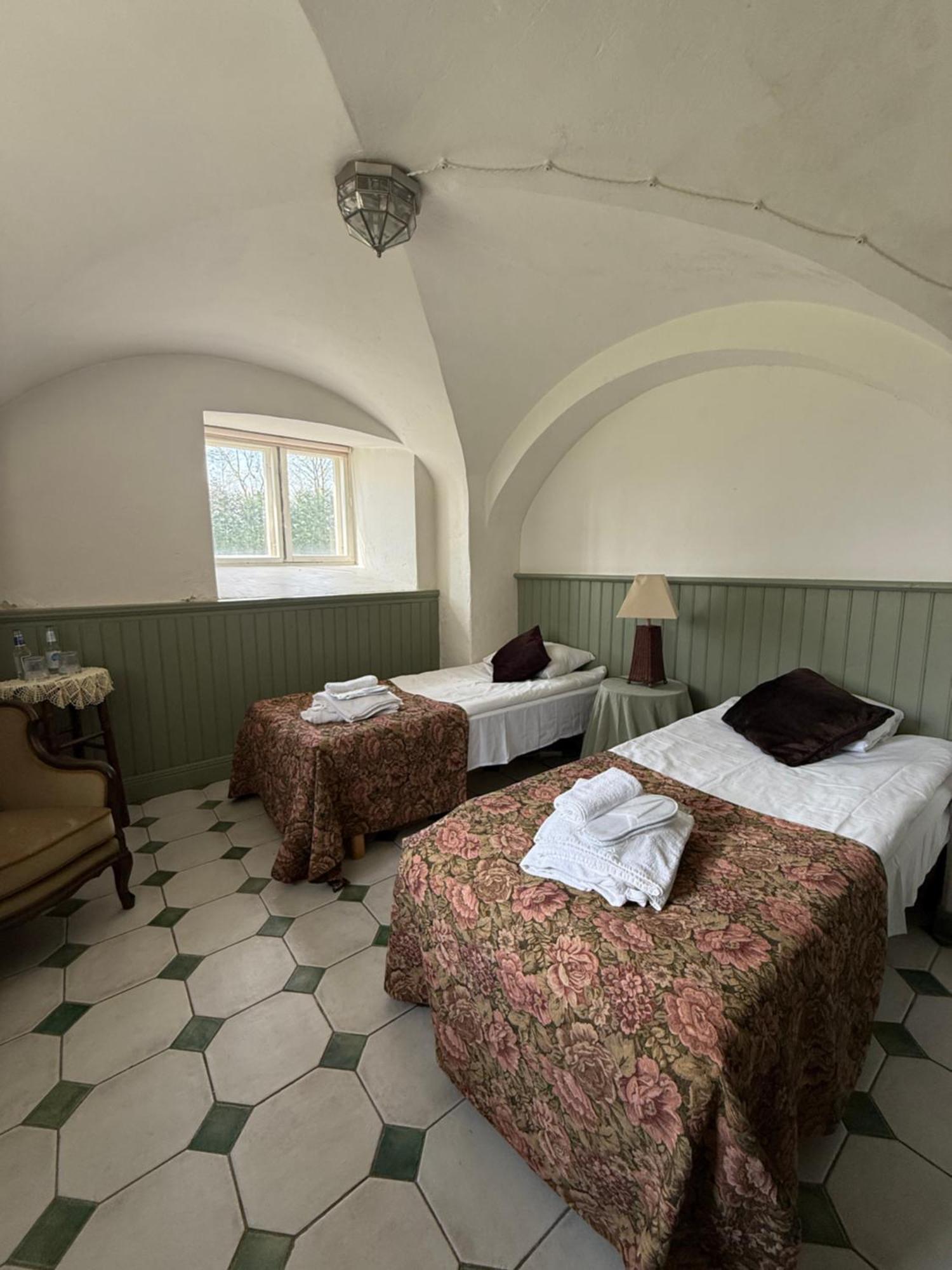 Laitse Castle Hotell Exteriör bild