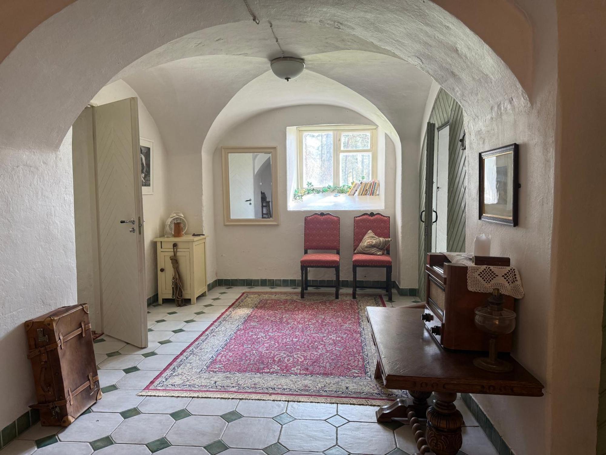 Laitse Castle Hotell Exteriör bild