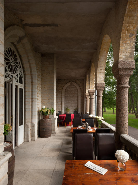 Laitse Castle Hotell Exteriör bild