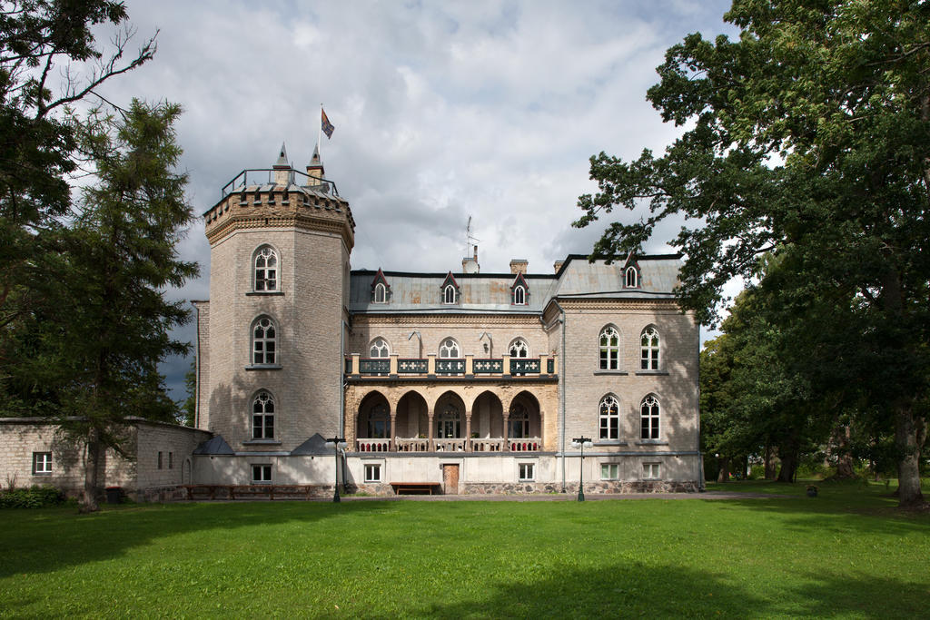 Laitse Castle Hotell Exteriör bild